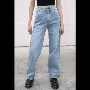 Brandy Melville Feanne jeans minor damage to waist
